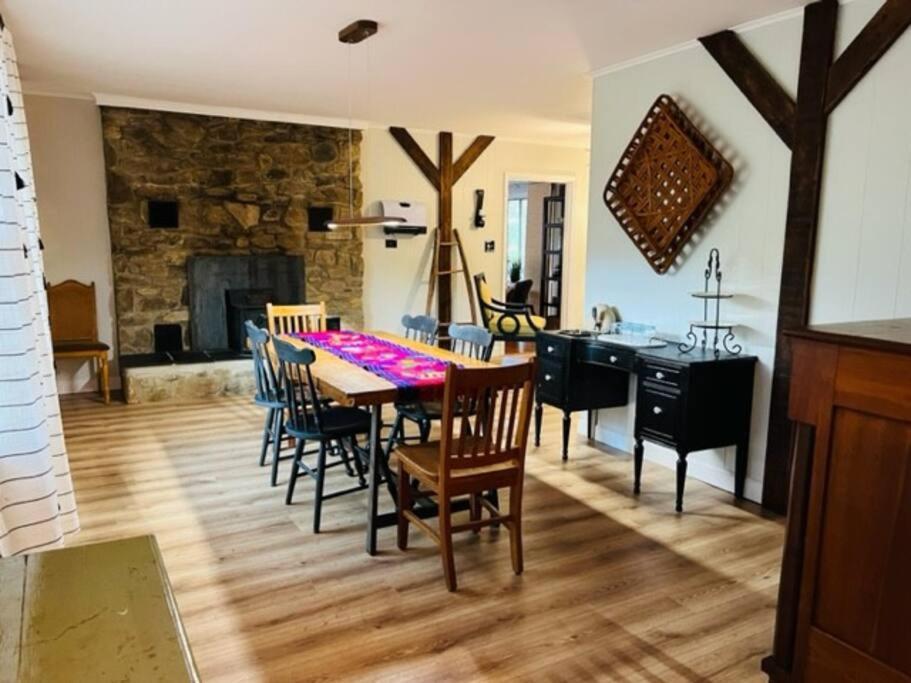 Mountain Lake Retreat - Hot Tub, Lake, Fire Pit, Wineries, Restaurant Harpers Ferry Eksteriør billede