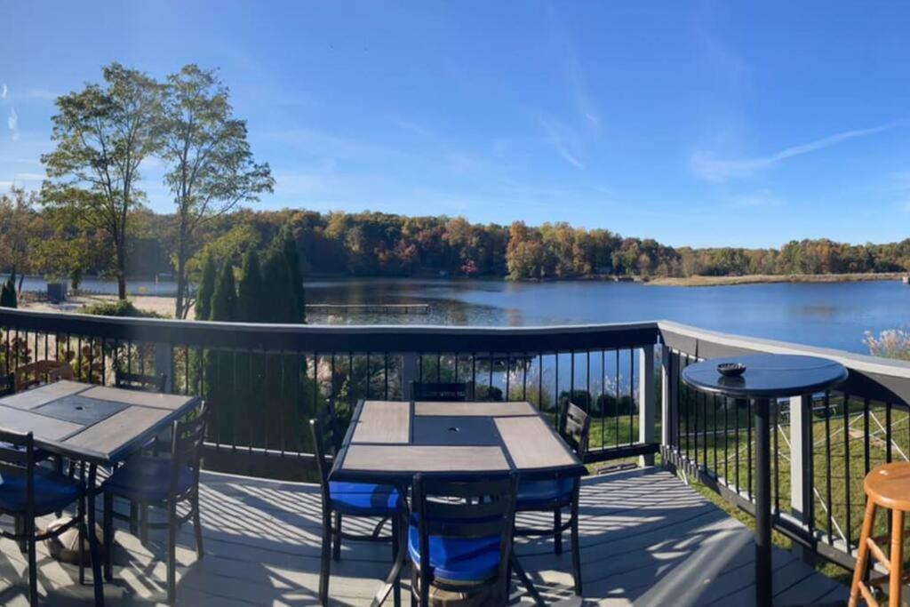 Mountain Lake Retreat - Hot Tub, Lake, Fire Pit, Wineries, Restaurant Harpers Ferry Eksteriør billede