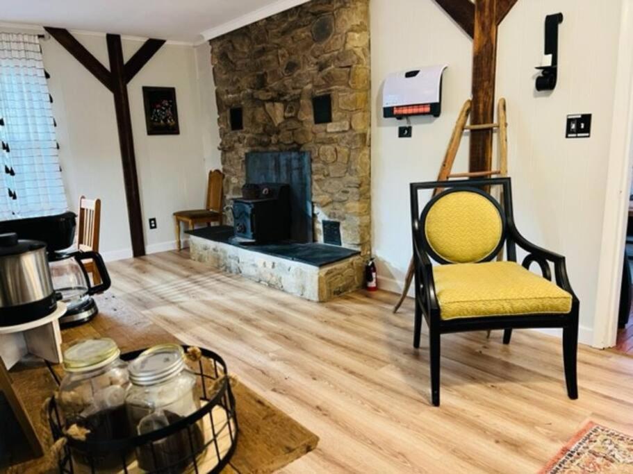 Mountain Lake Retreat - Hot Tub, Lake, Fire Pit, Wineries, Restaurant Harpers Ferry Eksteriør billede