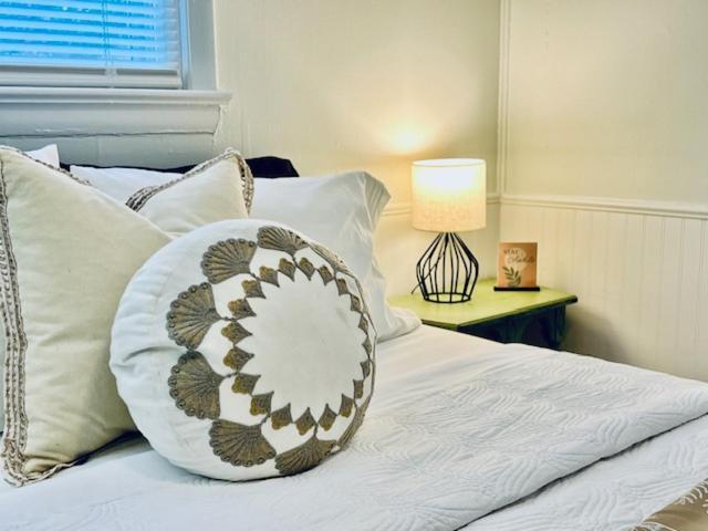 Mountain Lake Retreat - Hot Tub, Lake, Fire Pit, Wineries, Restaurant Harpers Ferry Eksteriør billede