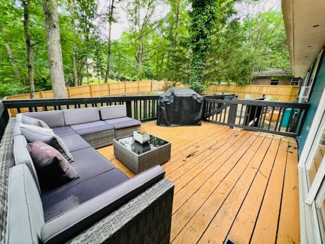 Mountain Lake Retreat - Hot Tub, Lake, Fire Pit, Wineries, Restaurant Harpers Ferry Eksteriør billede