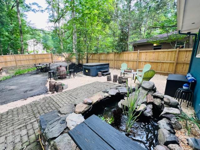 Mountain Lake Retreat - Hot Tub, Lake, Fire Pit, Wineries, Restaurant Harpers Ferry Eksteriør billede