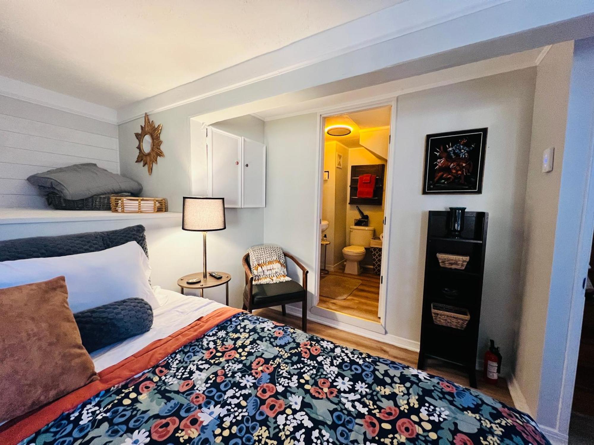 Mountain Lake Retreat - Hot Tub, Lake, Fire Pit, Wineries, Restaurant Harpers Ferry Eksteriør billede